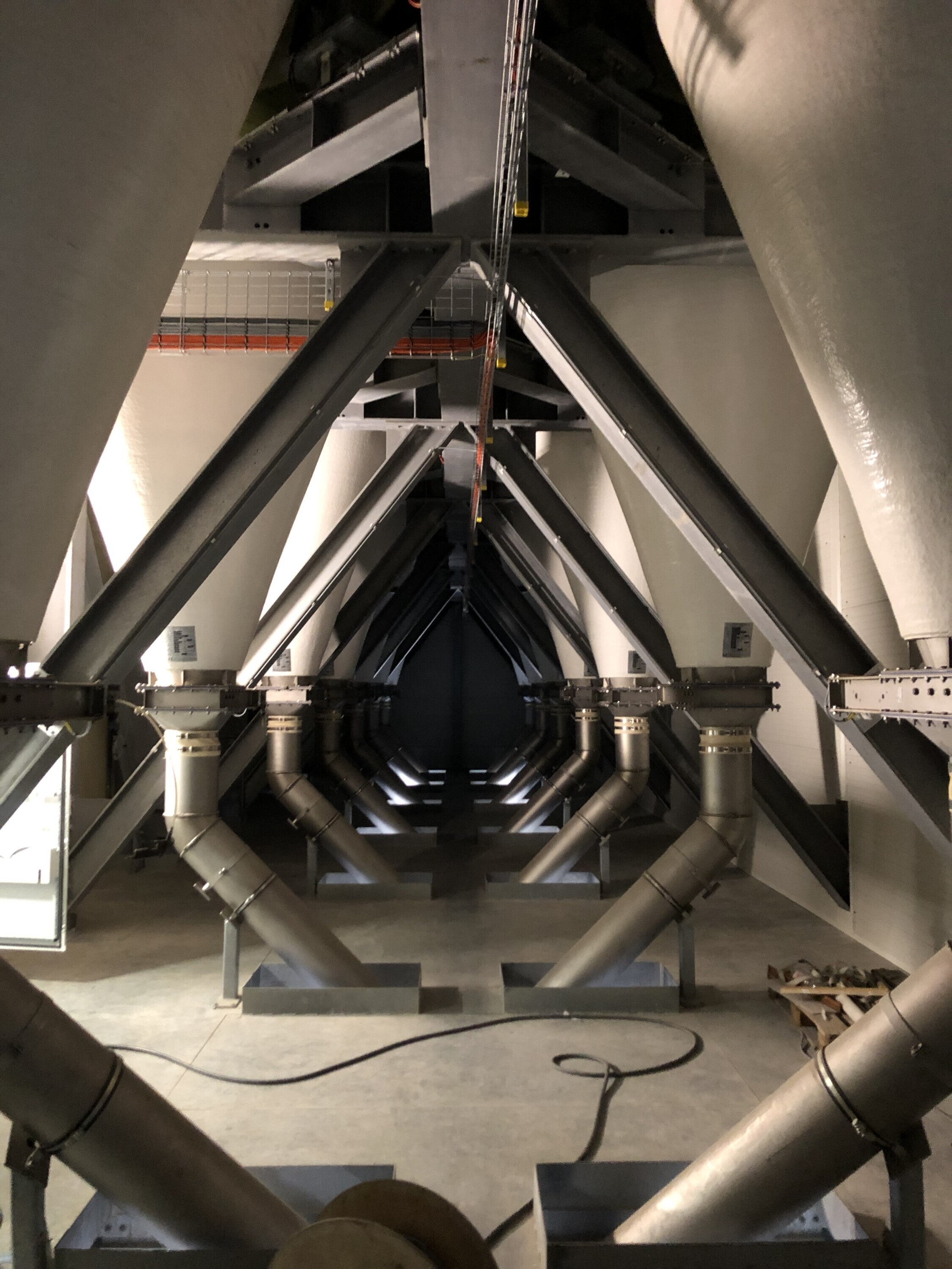 Custom-made silo building in the Port of Zeebrugge - SCE